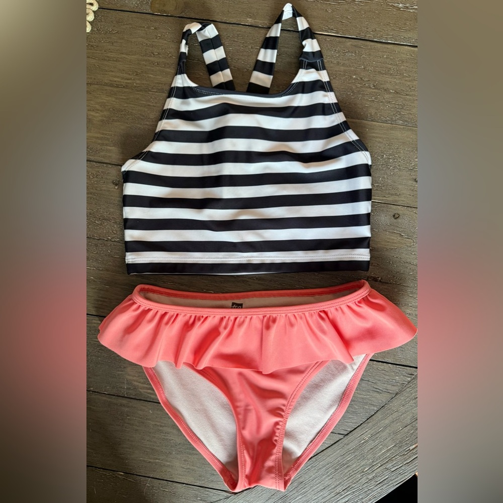 NWOT Tea Collection Girls Swim Set, Top is size 14, Bottoms are size 12